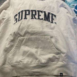 Supreme x NFL Raiders ‘47 Hoodie “white” size Medium